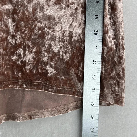 Cable & Gauge Velvet Blouse Womens Size M Rhinestone Dolman Slit Sleeve Pink - Picture 9 of 9